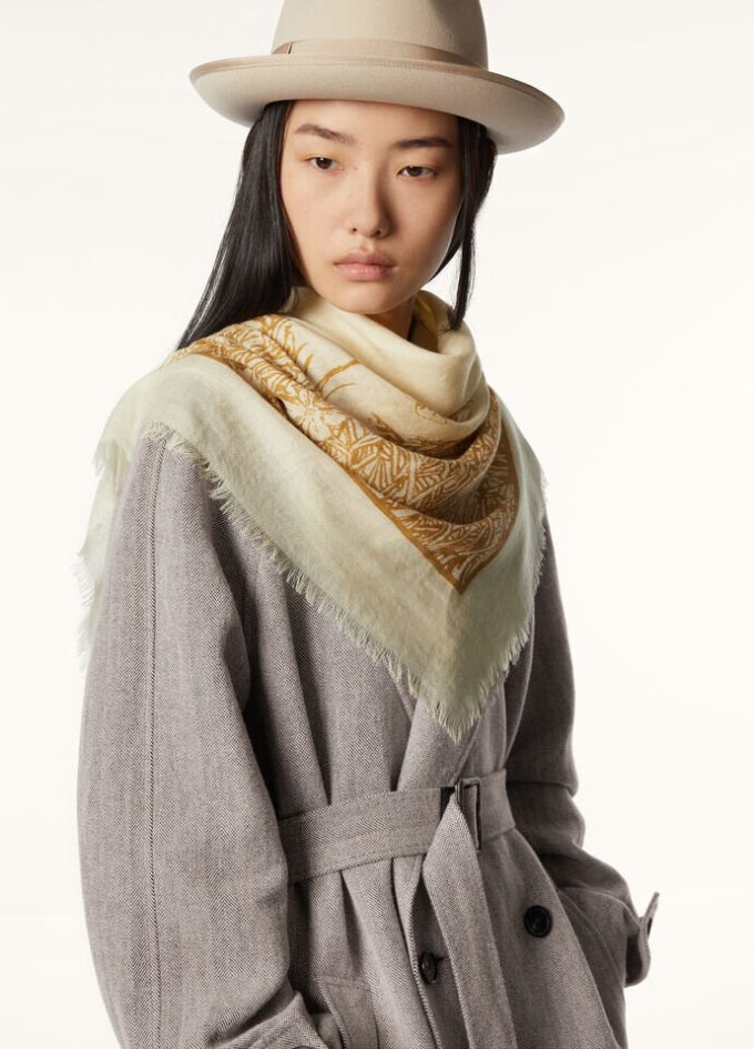 Campo di Lino Fiorito Shawl Campo di Lino Fiorito Shawl