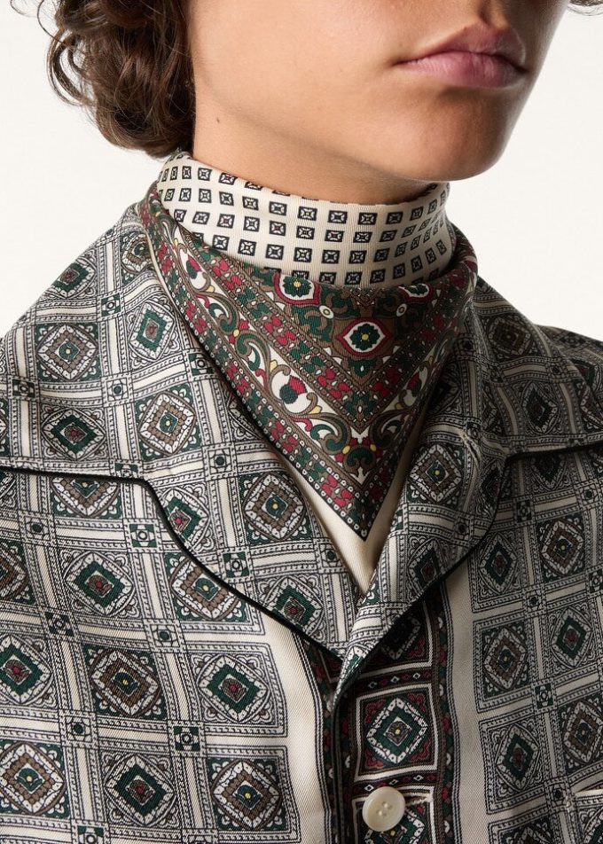 Chaco Border Foulard 60 x 60 Chaco Border Foulard 60 x 60