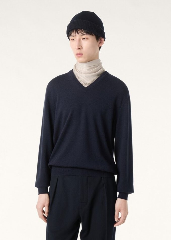 Classic V-Neck Classic V-Neck