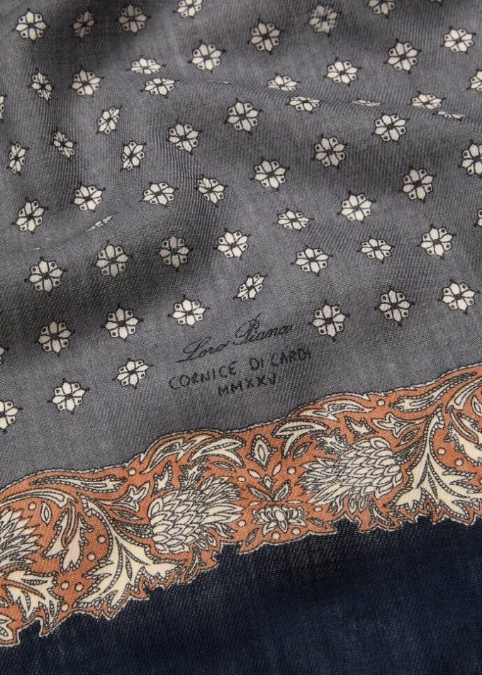 Cornice di Cardi Foulard 60×60 Cornice di Cardi Foulard 60×60
