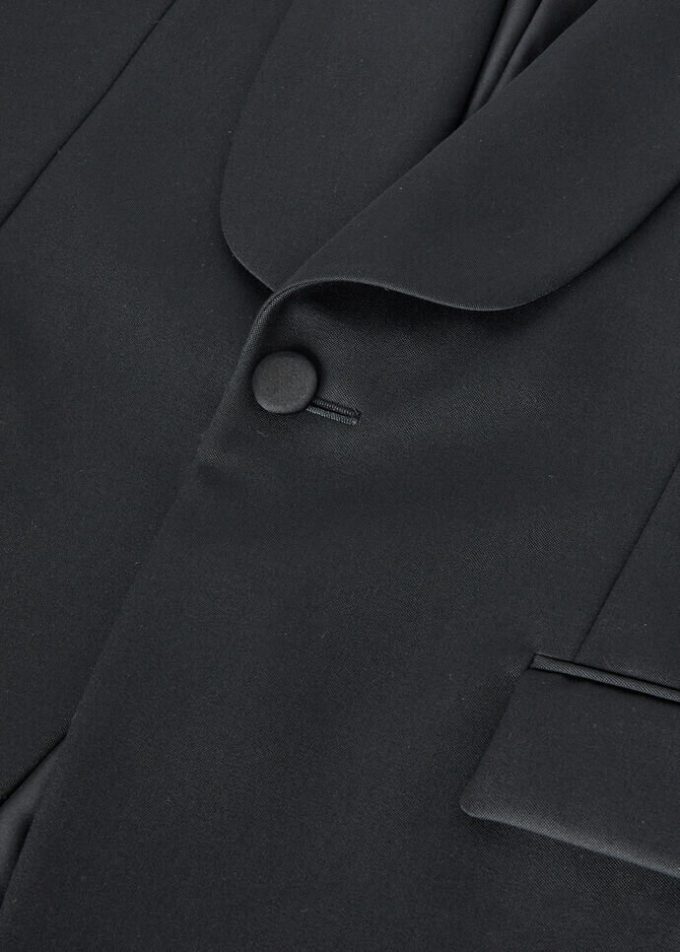 Daniel Suit Daniel Suit