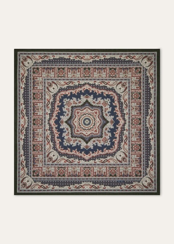 Floral Majolica Foulard 90 x 90 Floral Majolica Foulard 90 x 90
