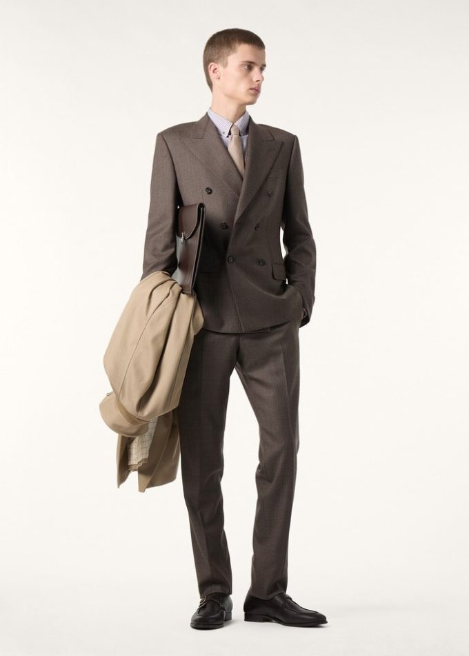 International Suit International Suit