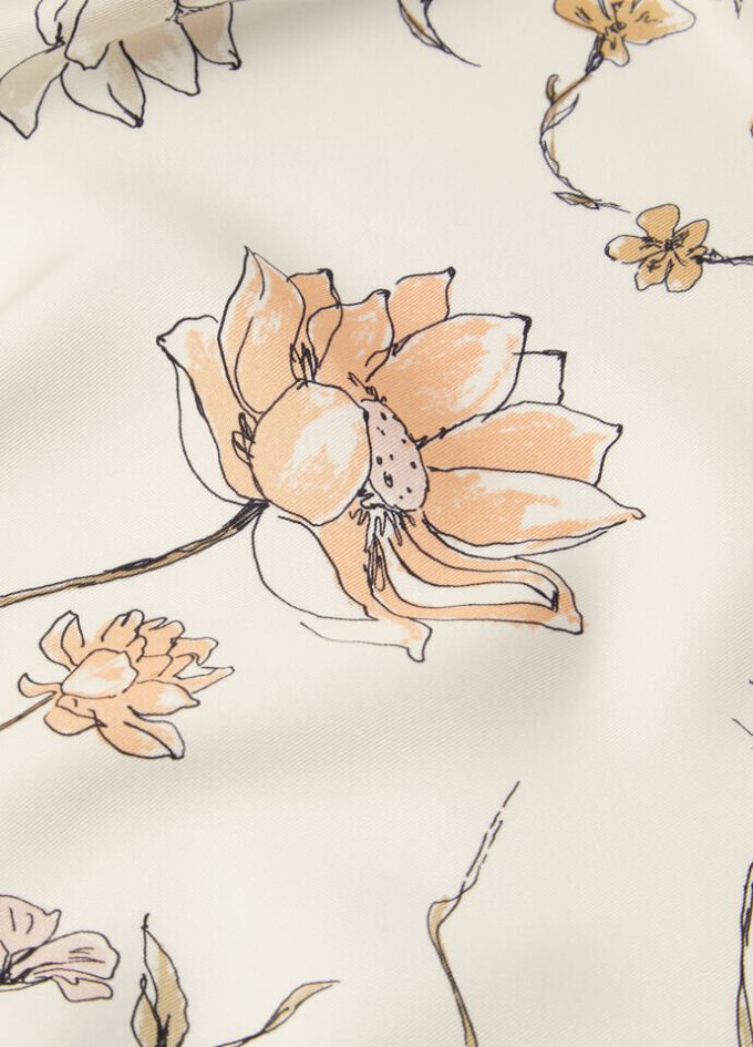 L’Arte Delle Fibre Dei Fiori Foulard 90×90 L’Arte Delle Fibre Dei Fiori Foulard 90×90