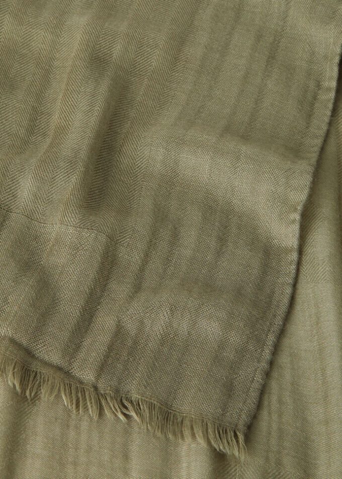 Maxi Crest Stole Maxi Crest Stole