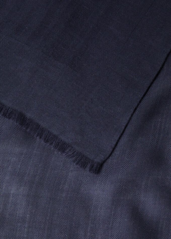 Maxi Crest Stole Maxi Crest Stole