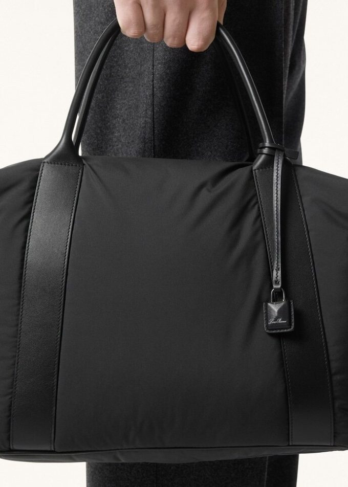 Medium Wind Duffle Bag Medium Wind Duffle Bag