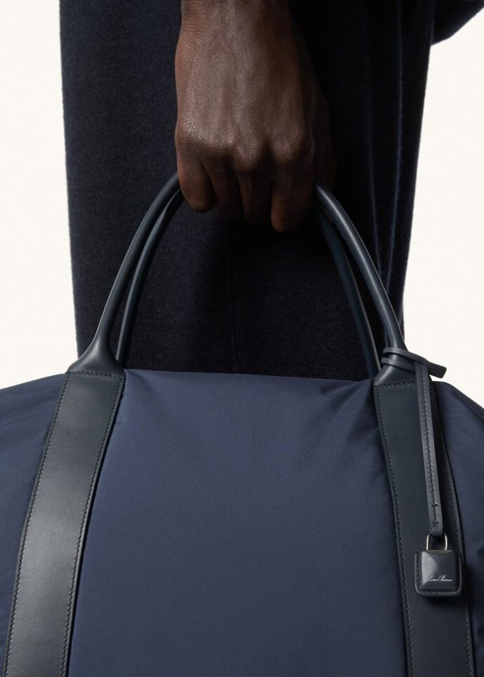 Medium Wind Duffle Bag Medium Wind Duffle Bag