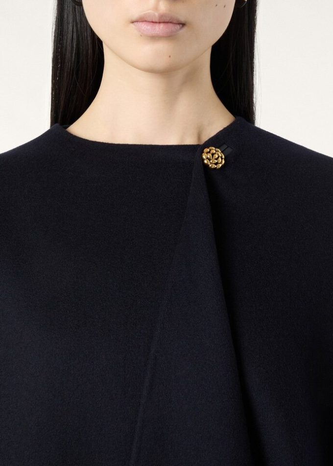 Renata Cape Renata Cape