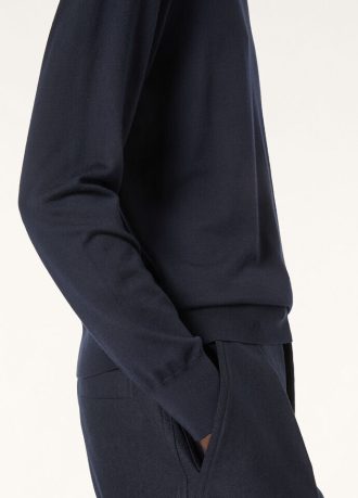 The Gift of Kings庐 Crewneck The Gift of Kings庐 Crewneck
